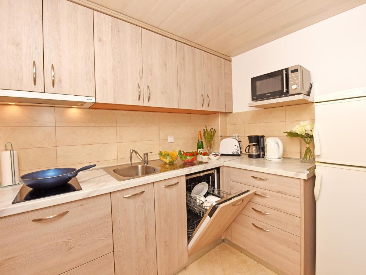 Apartment Dora Near Sea And Center With Private Garage Porec Ngoại thất bức ảnh