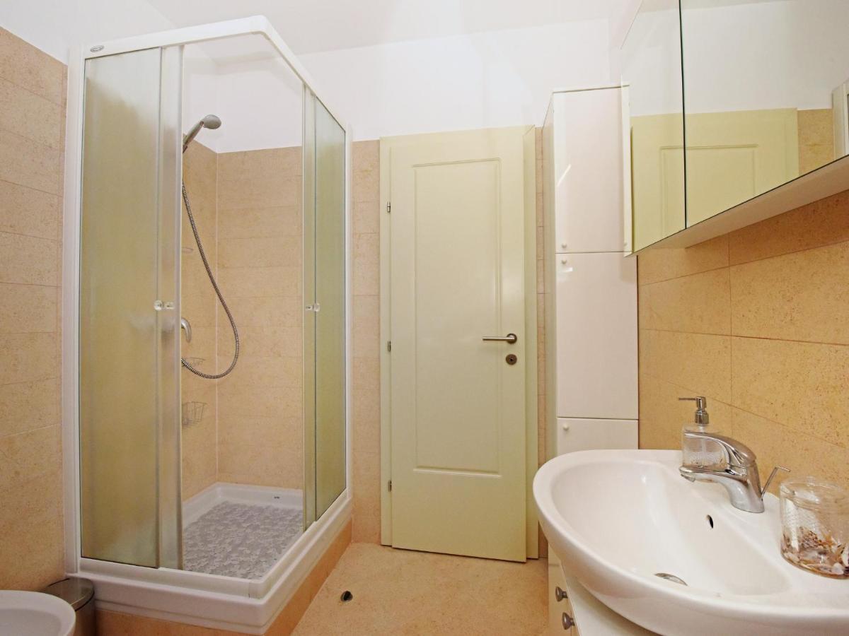 Apartment Dora Near Sea And Center With Private Garage Porec Ngoại thất bức ảnh